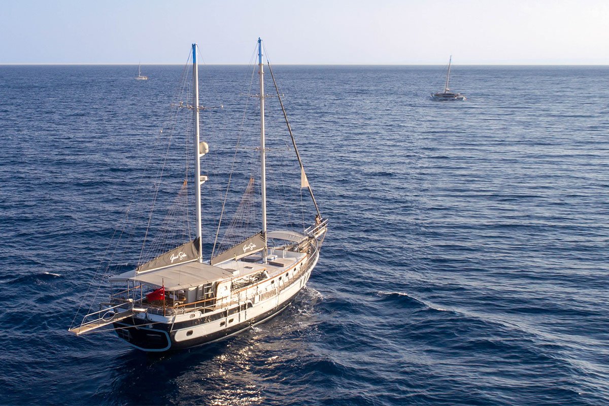 GS2404 private gulet charter Marmaris at anchor on the Turkish Riviera