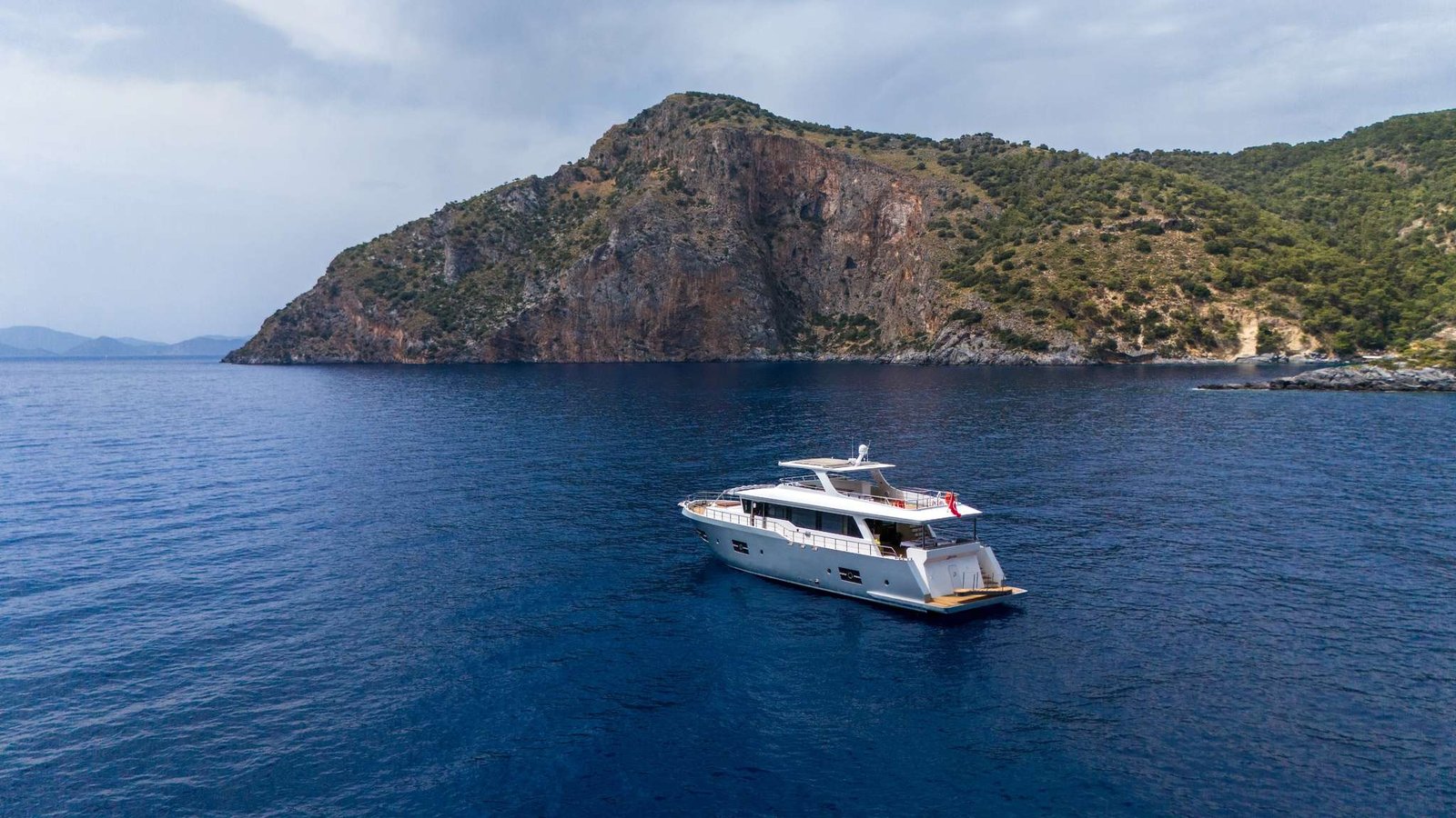 Fethiye'de LV2604 lüks motor yatında bir kabin kiralama