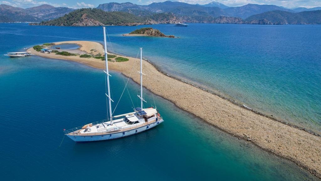 Luxury Gulet Charter Göcek AG2204 exterior at anchor