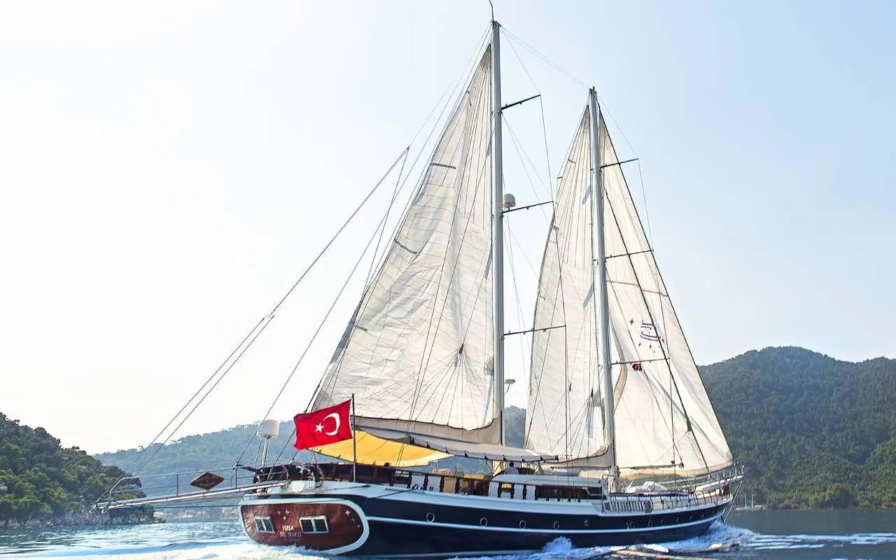 Marmaris'te kiralanan PDM2808 VIP guletinde bir kabin.