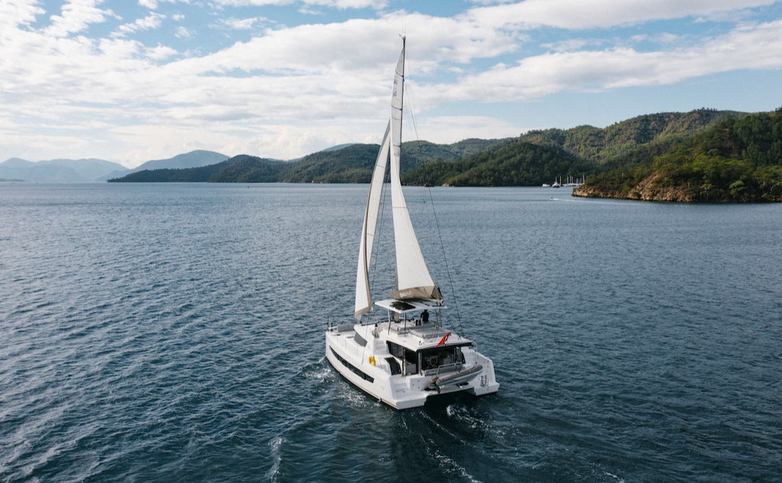RS1503 Bali 4.8 katamaranı, Göcek'ten Türk Rivierası'nda denize açıldı.