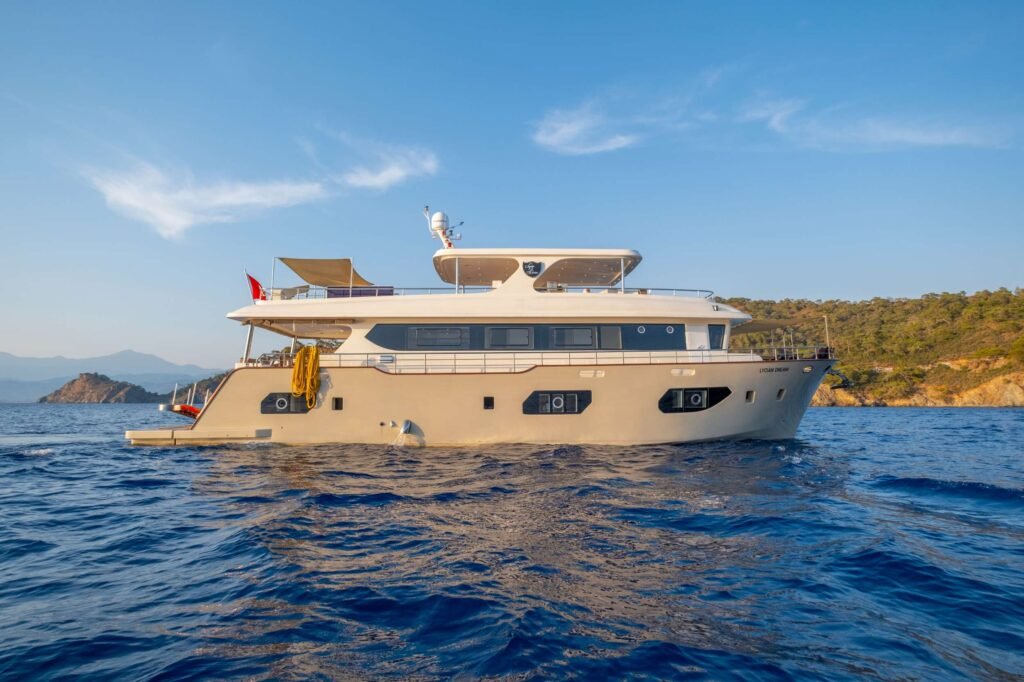 Motor Yacht Charter Fethiye