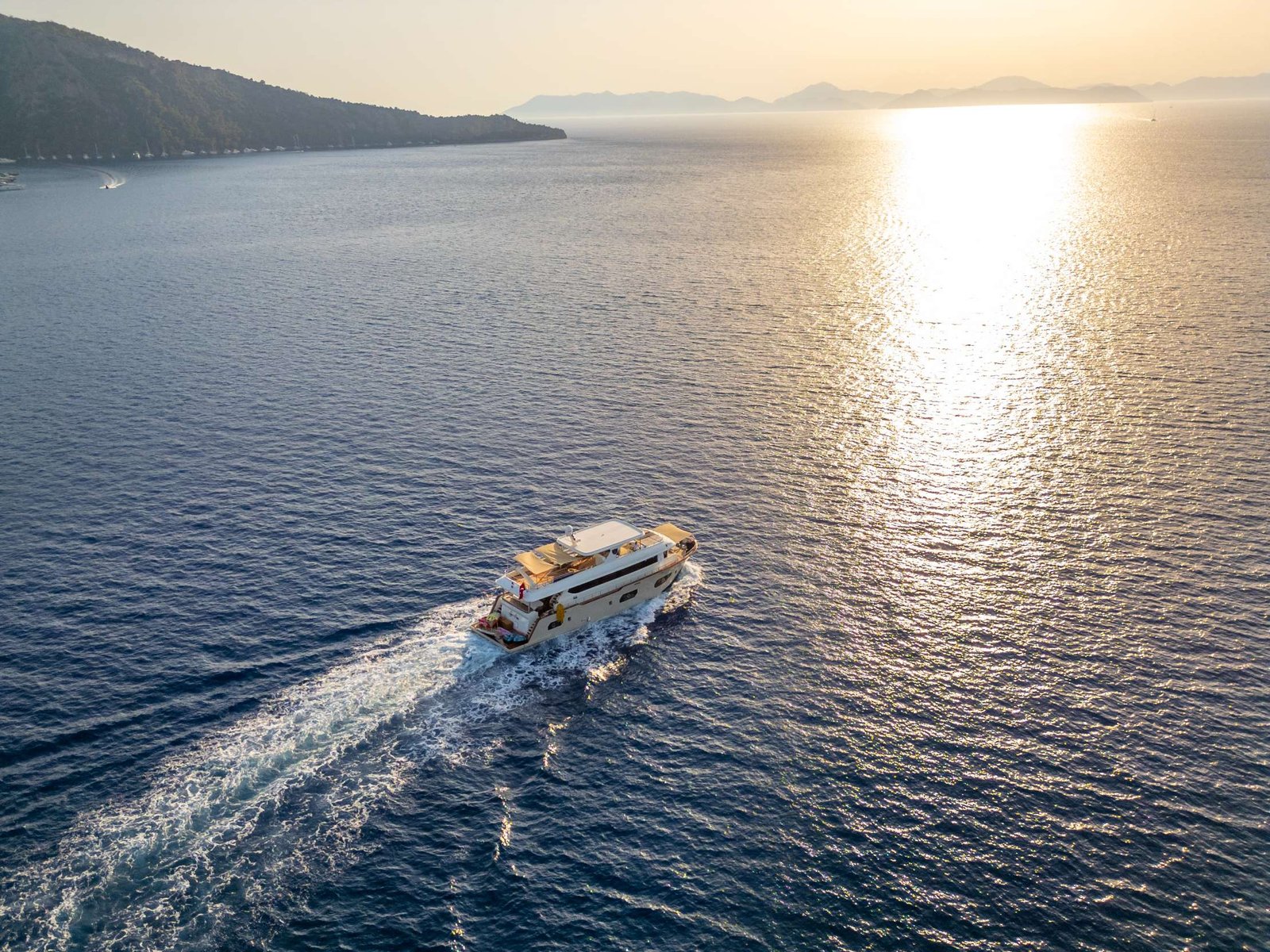 Fethiye'de LD2606 motor yatında bir kabin kiralama