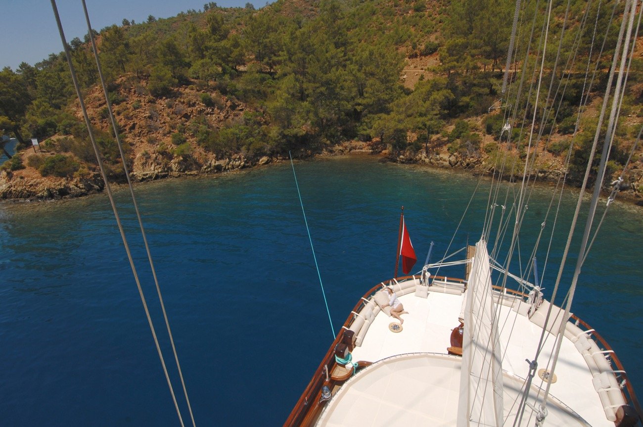 Foredeck and bow at anchor aboard a 43m crewed gulet charter in Turkey — MN4308