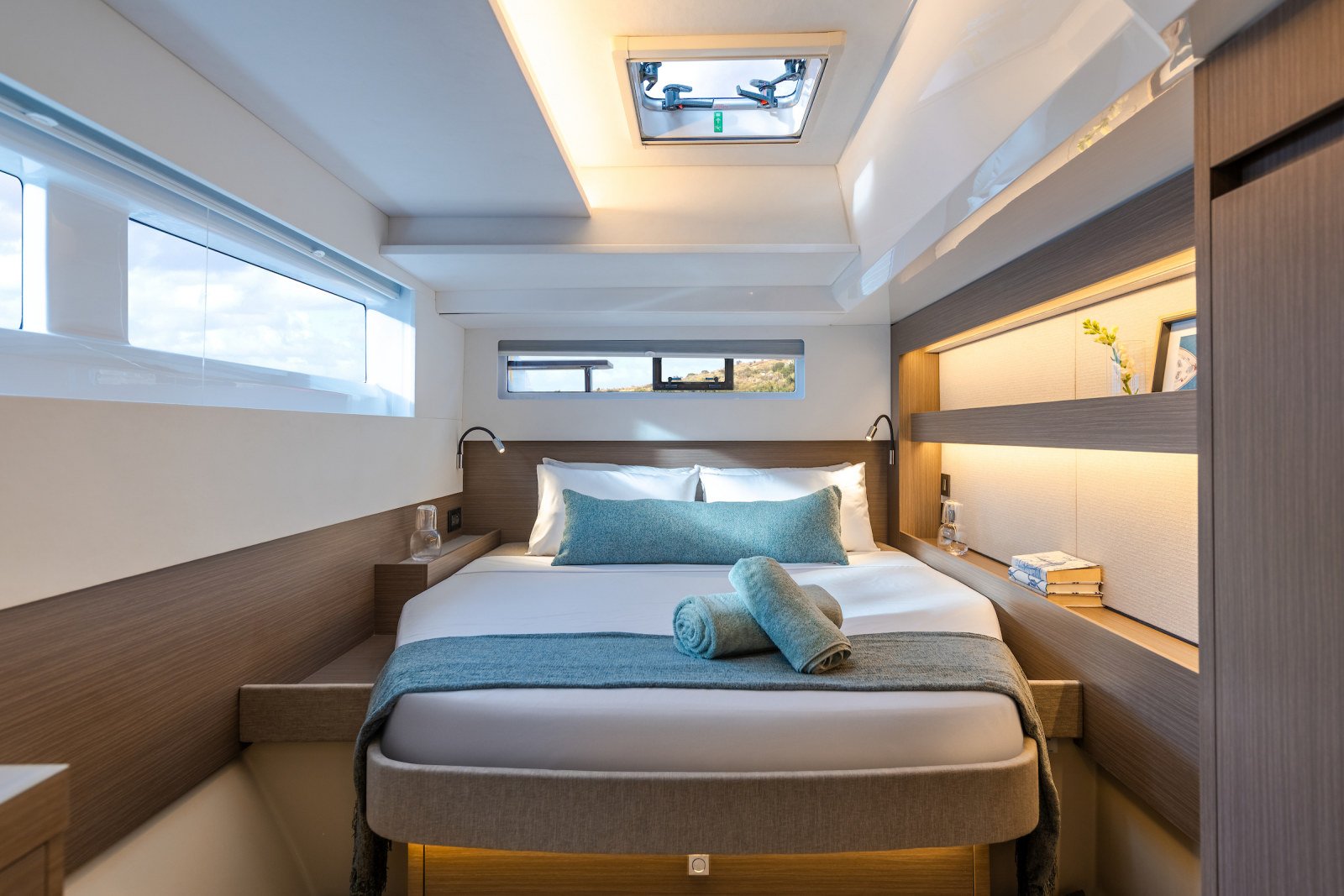 En-suite double cabin aboard a Leopard 52 catamaran charter Fethiye