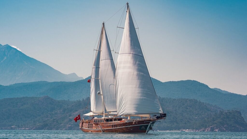 Deluxe Gulet Kiralama Fethiye LQ3708 yelkenle açılıyor