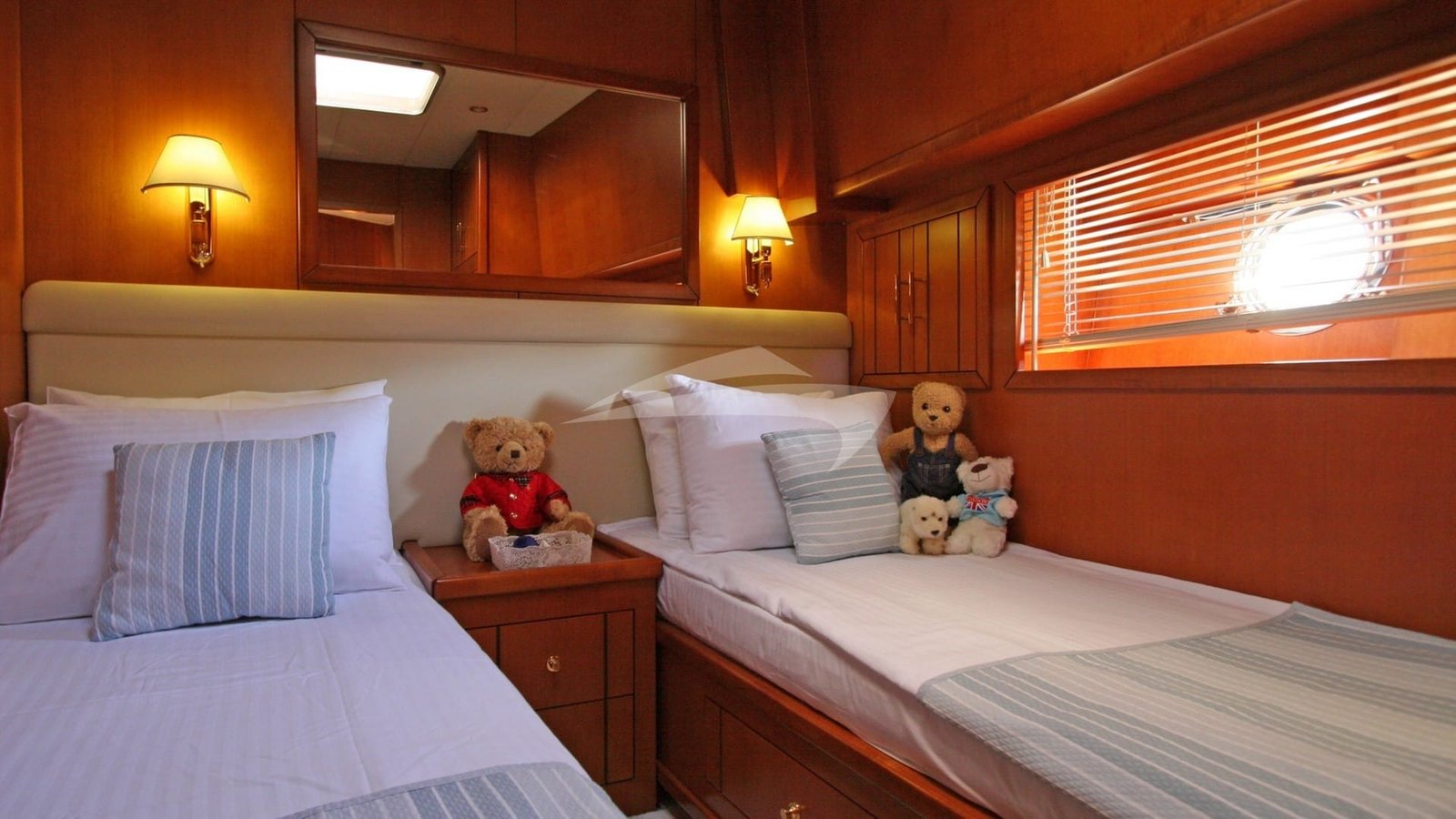 Twin guest cabin with en-suite aboard a crewed sailing yacht charter in Bodrum