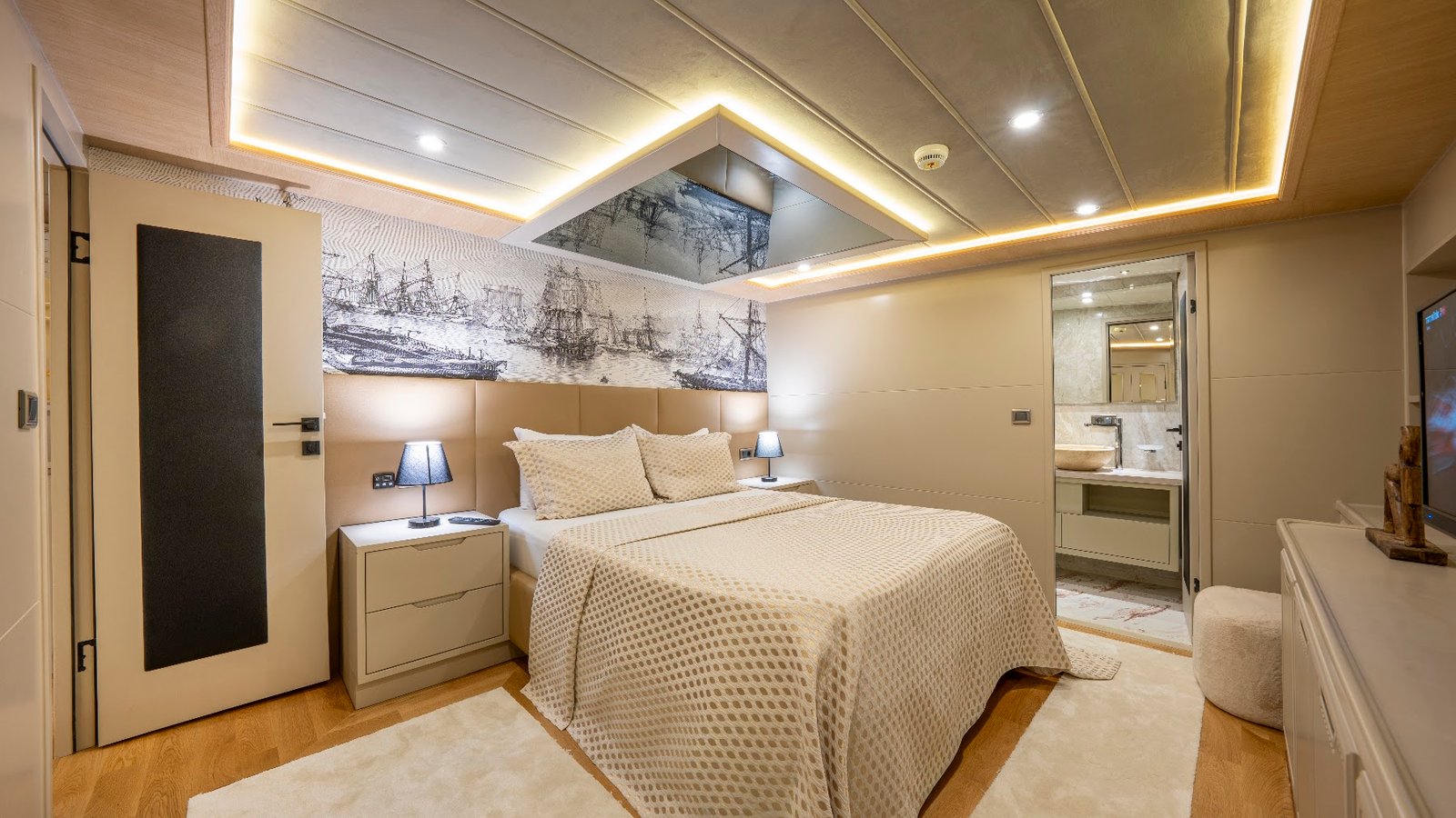 Guest cabin with en-suite bathroom aboard luxury trawler charter Fethiye SF2615