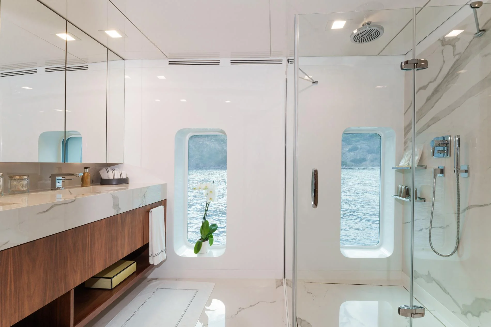 Guest bathroom in marble aboard a 47m superyacht charter, Turkish Riviera — OS4712