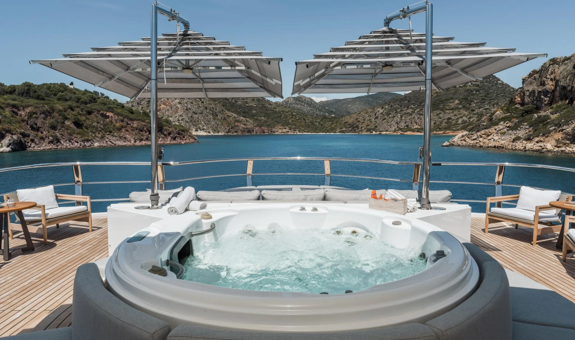 Sundeck jacuzzi with sea views aboard a 47m superyacht charter in Göcek — OS4712