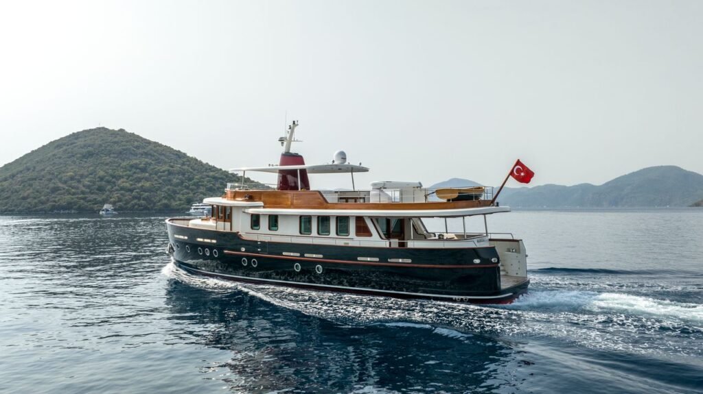 MG2401 sefere başladı, Bodrum'da Lüks Motor Yat Kiralama