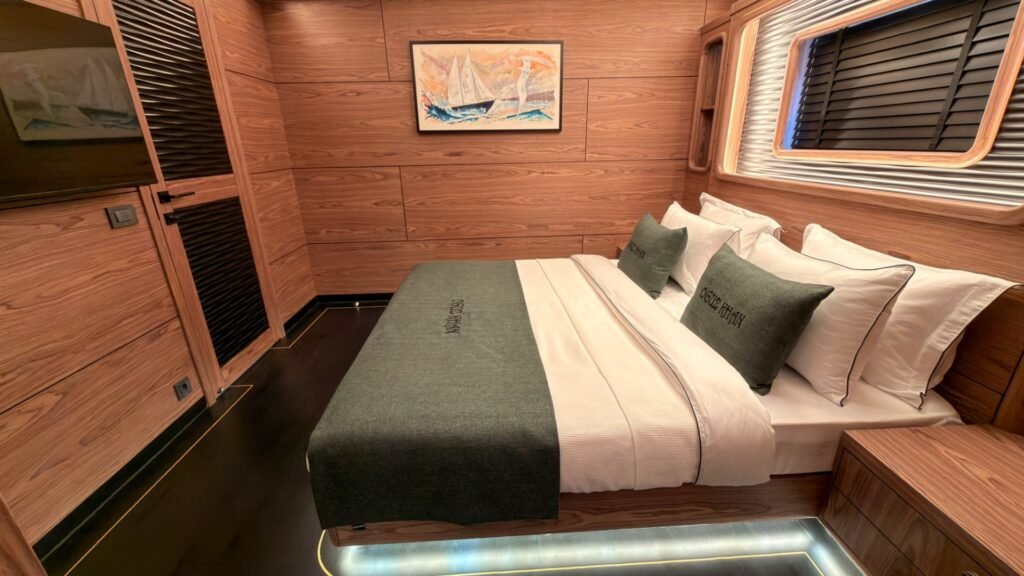 Guest cabin aboard the 51m Motor Sailer Charter Bodrum OG5005