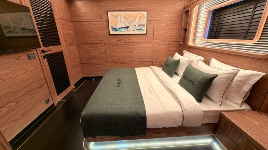 Guest cabin aboard the 51m Motor Sailer Charter Bodrum OG5005