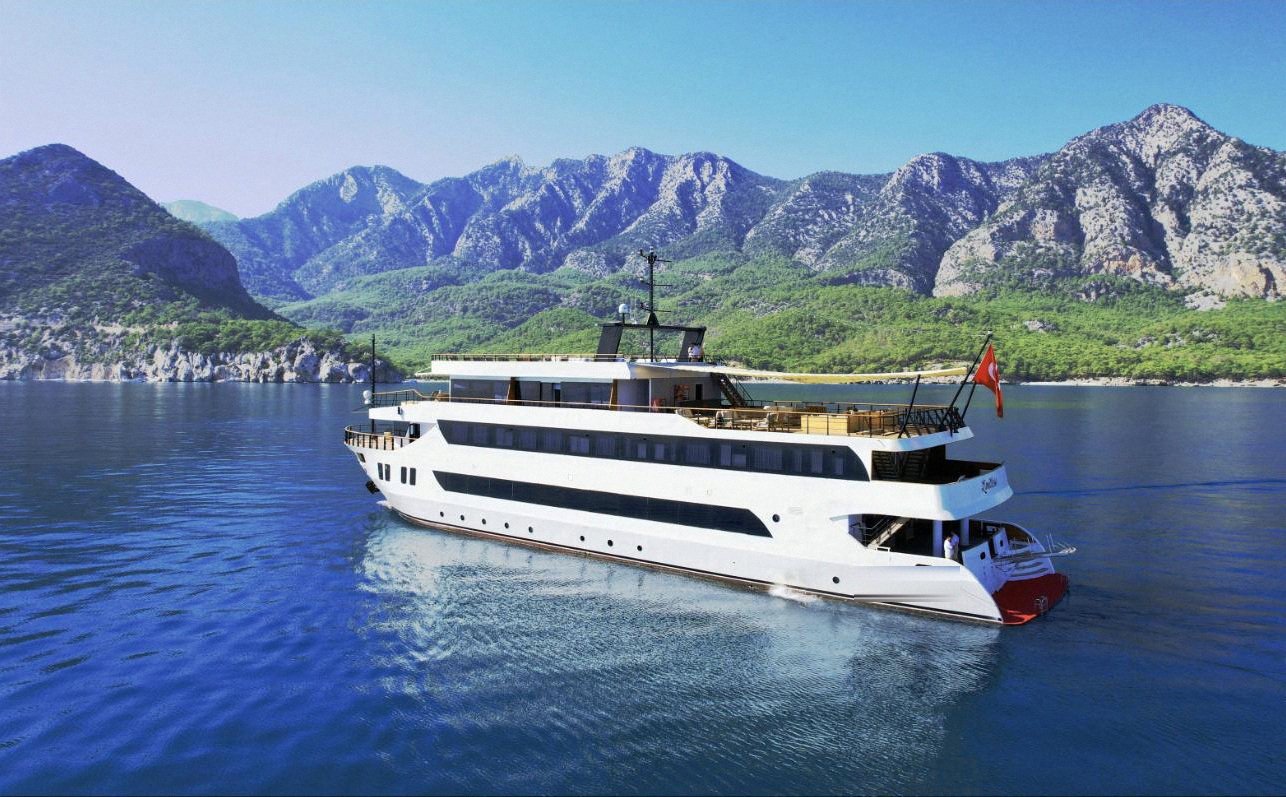 56m motoryat kiralama Marmaris, seyir hâlinde profil