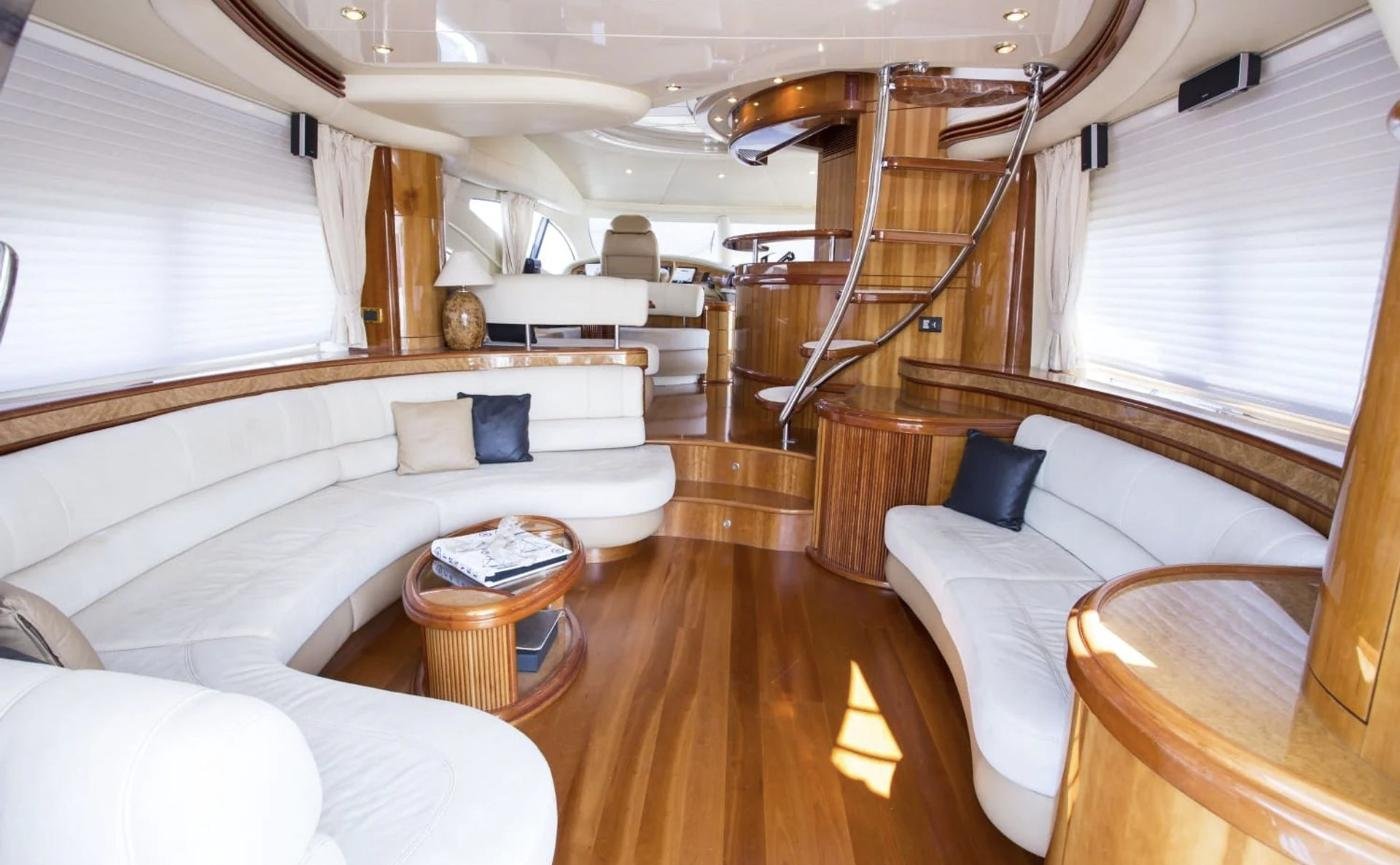 Azimut 68 charter Bodrum — main salon