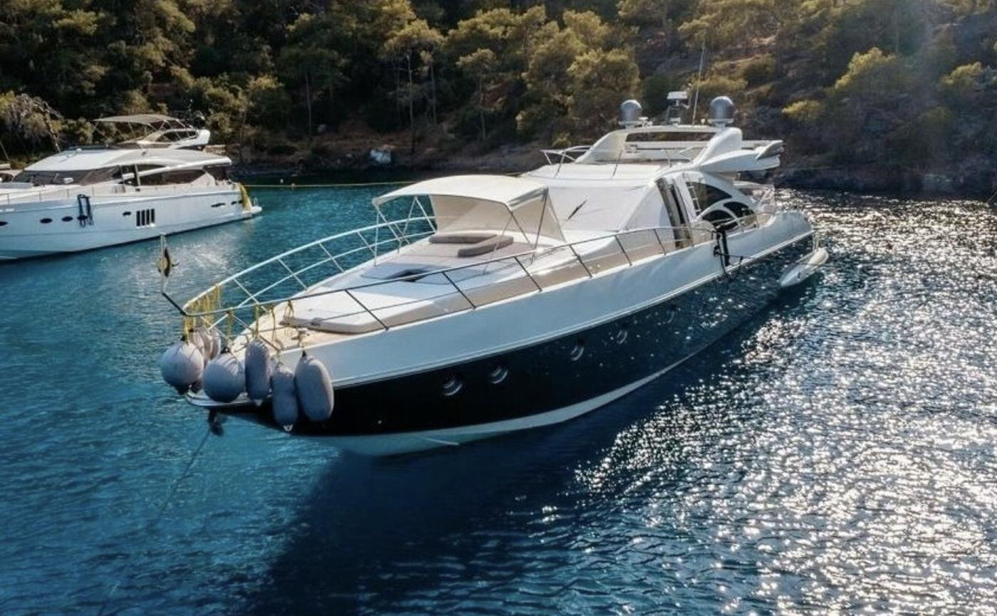 Azimut 86 S charter Gocek - aerial profile at anchor