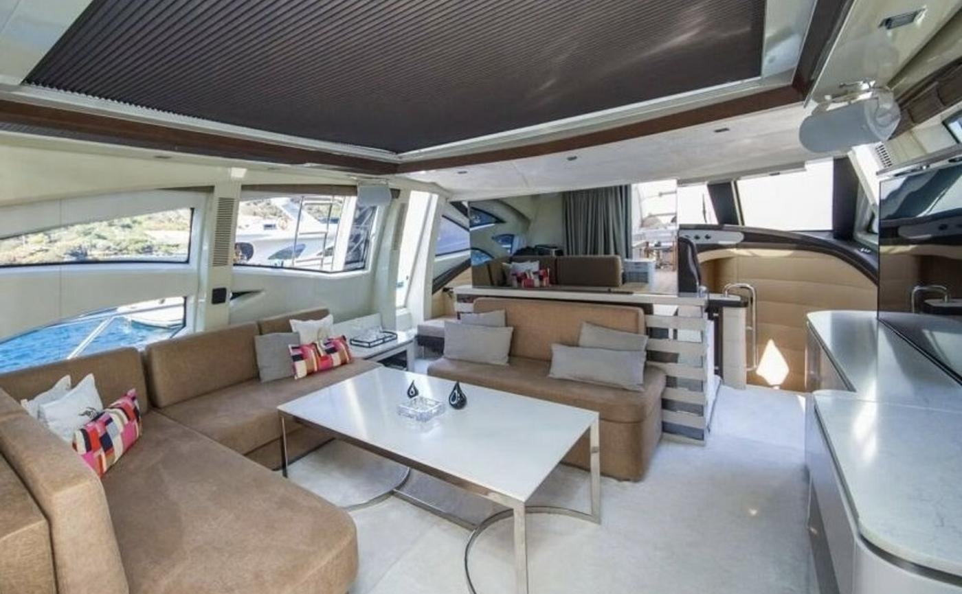 Azimut 86 S charter Gocek - main salon