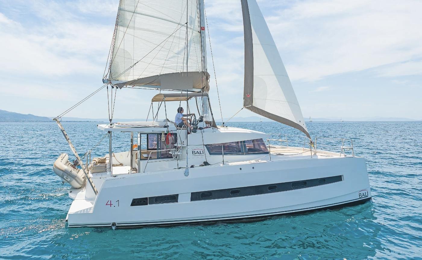 Bali 4.1 charter Rhodes catamaran under way in the Aegean