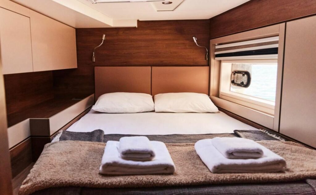 Bali 4.6 charter Marmaris — master cabin with double berth