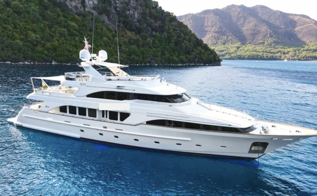 35m Benetti 115 Charter Bodrum | 1998 · Refit 2021 | SF3505