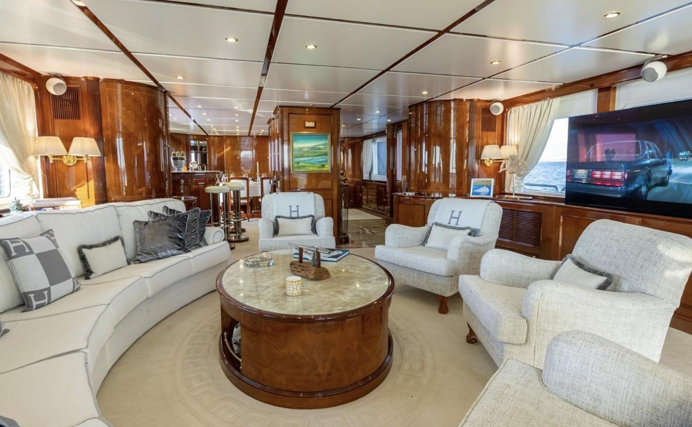 Benetti 115 charter Bodrum — main salon