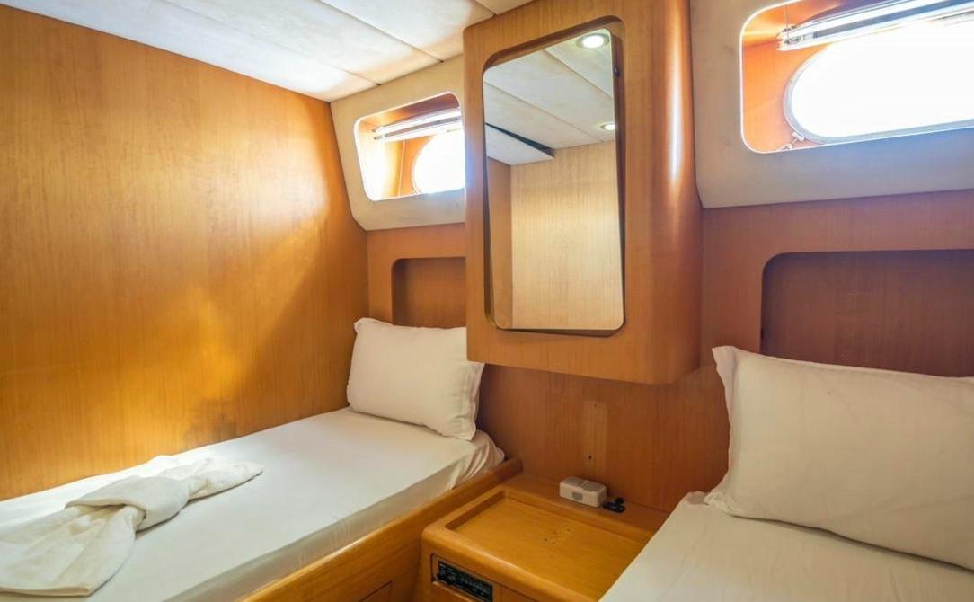 Canados 70 Göcek kiralama, twin kabin