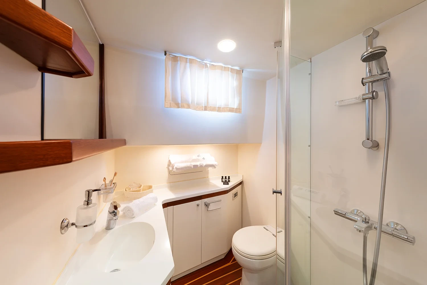 Deluxe motor sailer charter Gocek second twin cabin ensuite bathroom