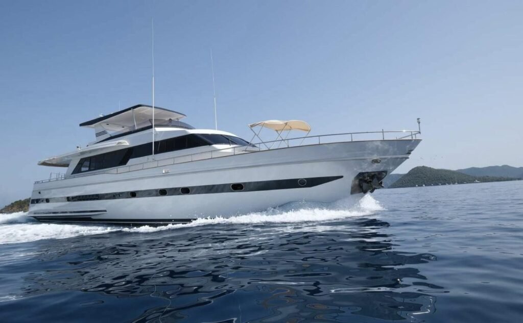 25m Falcon 80 Charter Göcek | 1993 · Refit 2010 | VE2504
