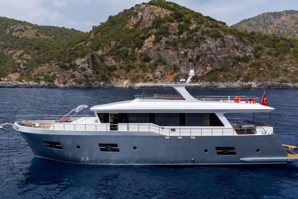 26.5m Luxury Motor Yacht Charter Fethiye | 2024 | LV2604