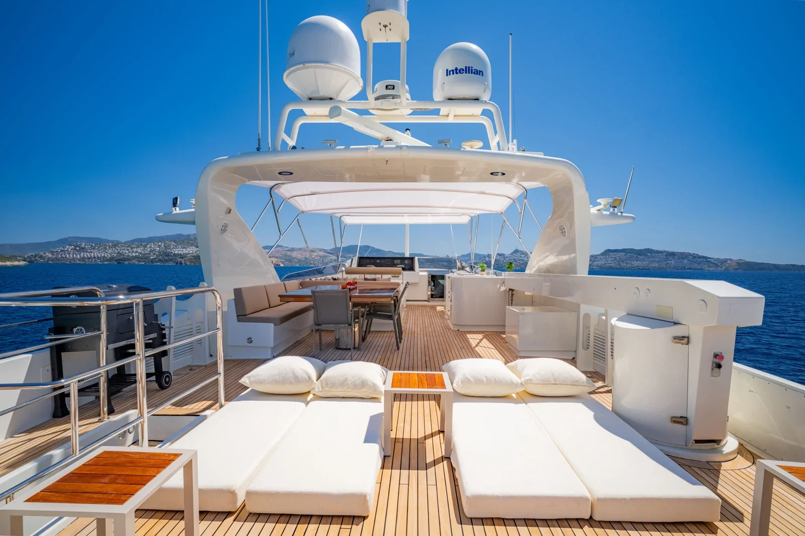SR3507 35m Falcon 115 luxury motor yacht charter Bodrum flybridge sundeck lounge