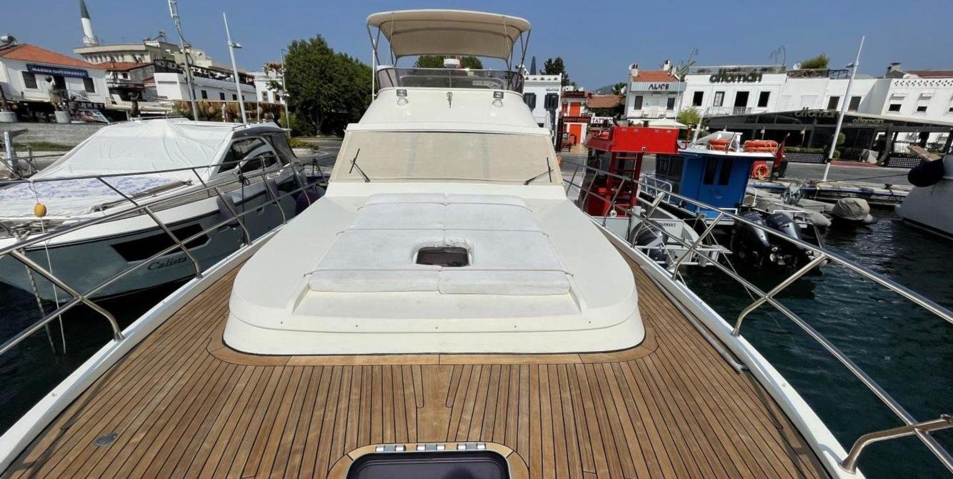 motor yacht charter Marmaris foredeck and bow