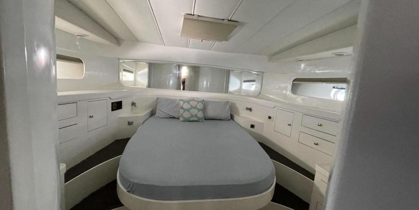 motor yacht charter Marmaris master cabin