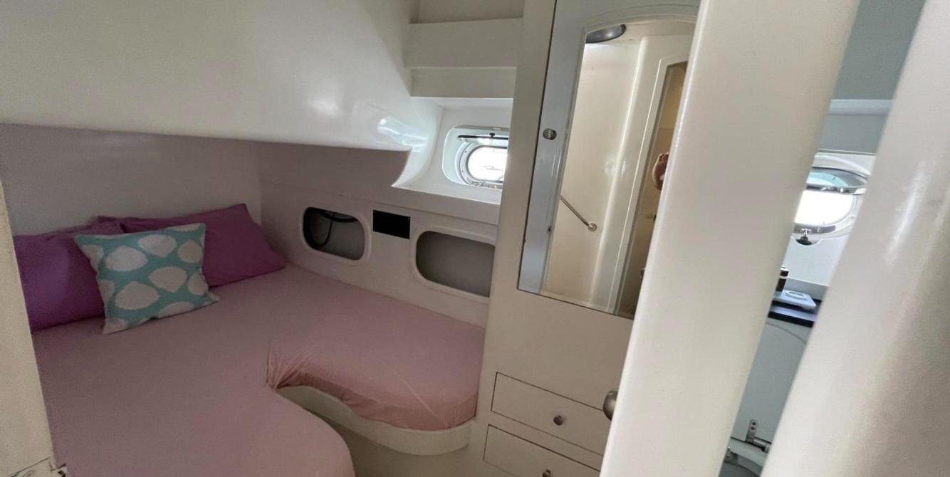 motor yacht charter Marmaris guest cabin