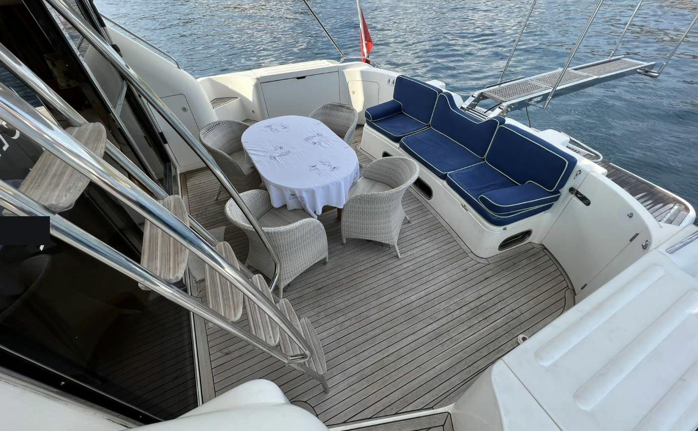 Princess 60 charter Göcek — aft deck dining