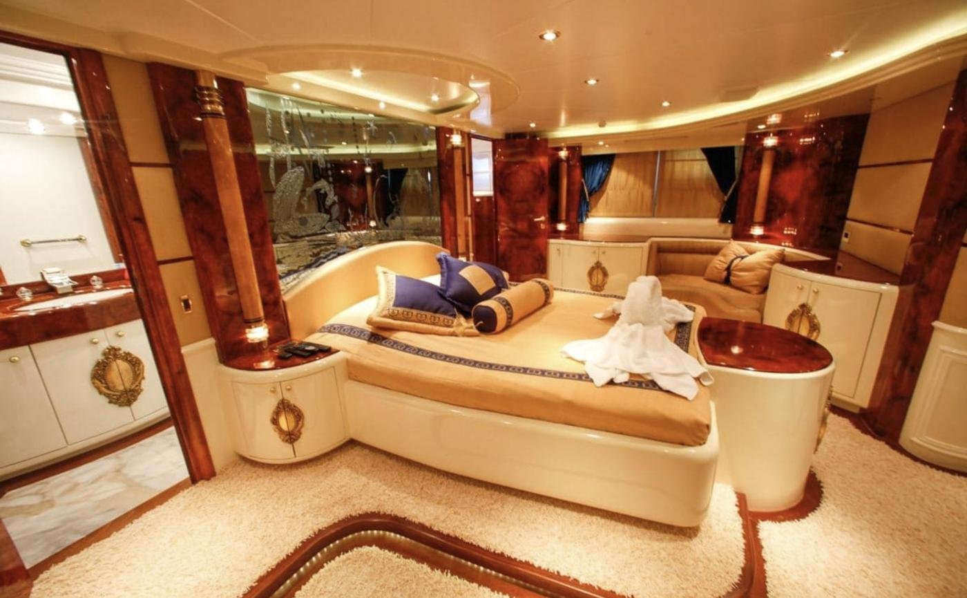 Ses Yachts 129 charter Bodrum master cabin suite