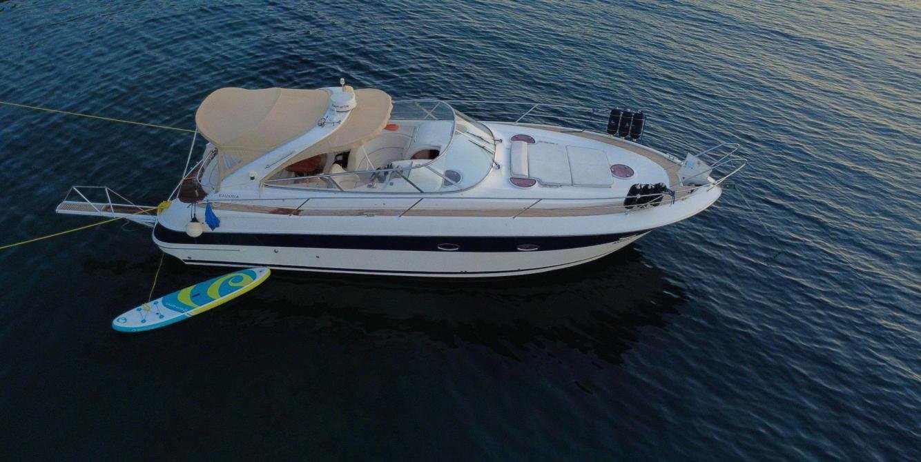 Fethiye'de kiralık 12 metrelik sportif motoryatın profili