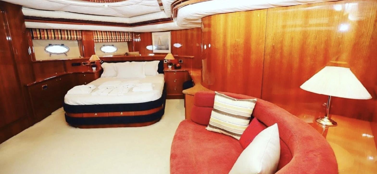 Göcek'te kiralık Sunseeker Manhattan 80'de ana kamara süiti
