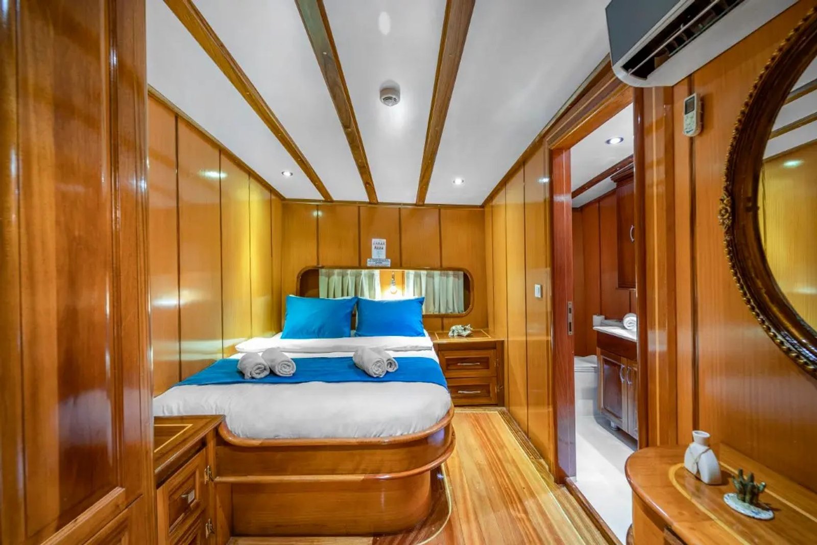 Double cabin aboard group gulet charter Fethiye