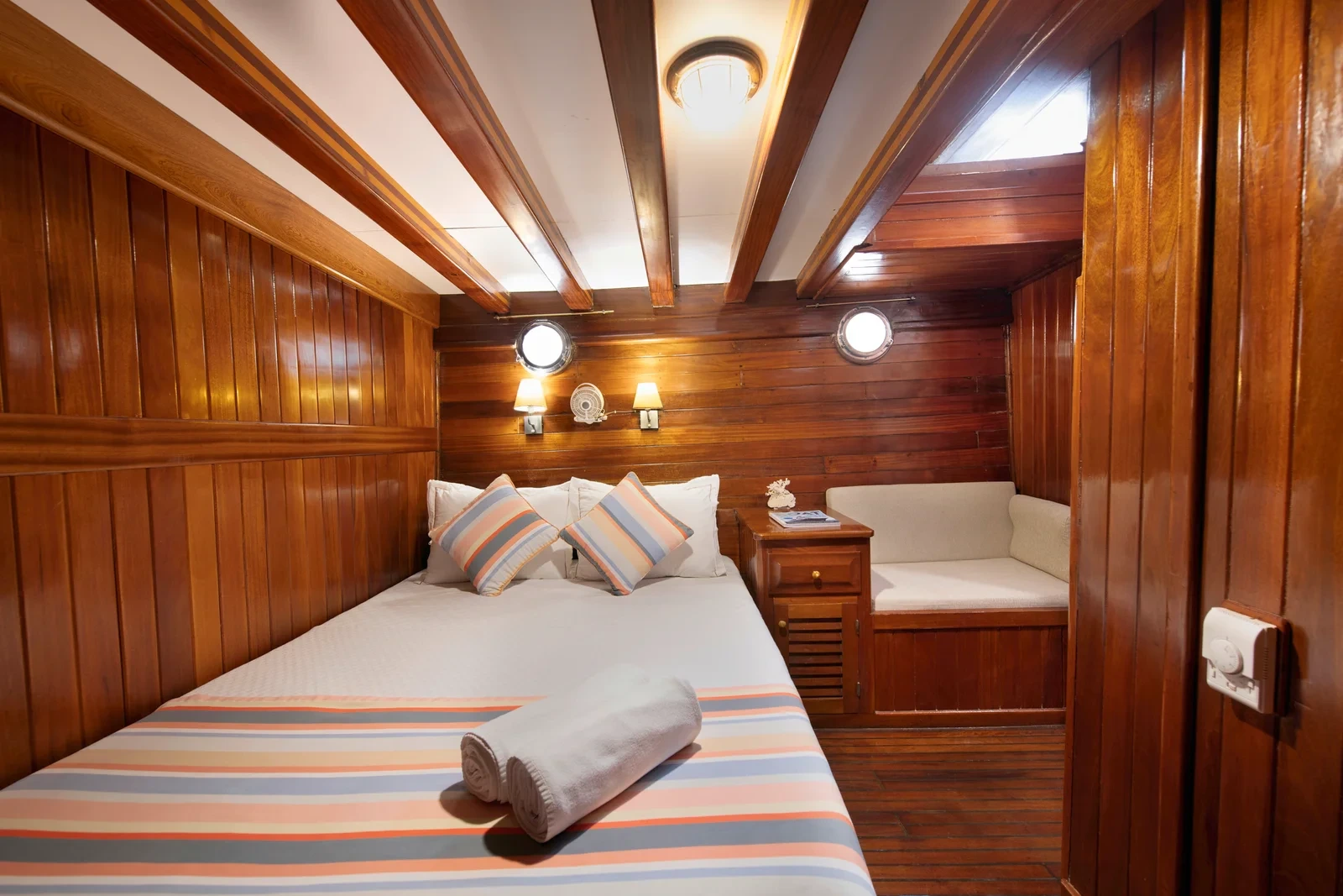 SW3001 30m traditional gulet charter Turkey VIP double cabin with settee