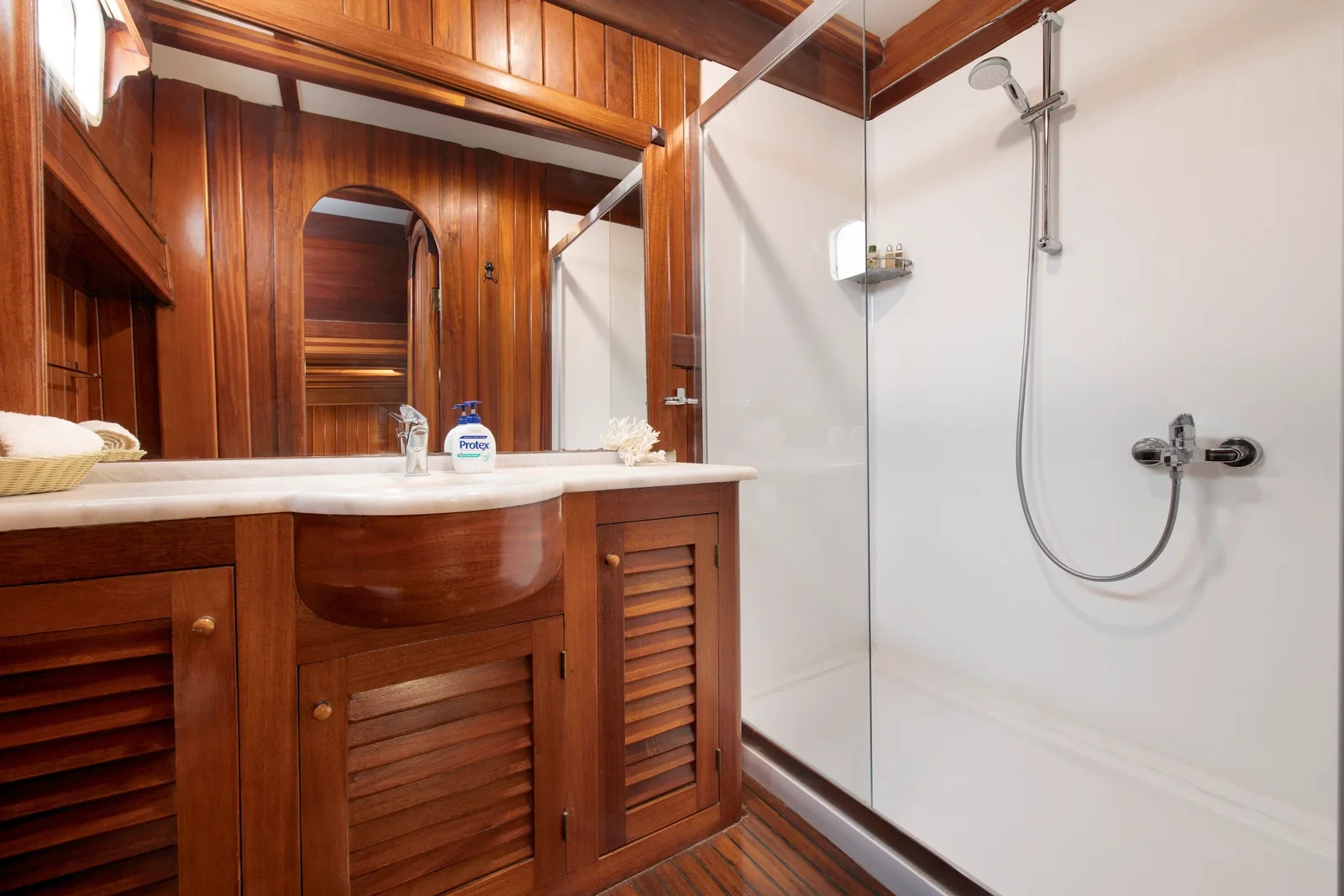 SW3001 30m traditional gulet charter Turkey ensuite bathroom with shower