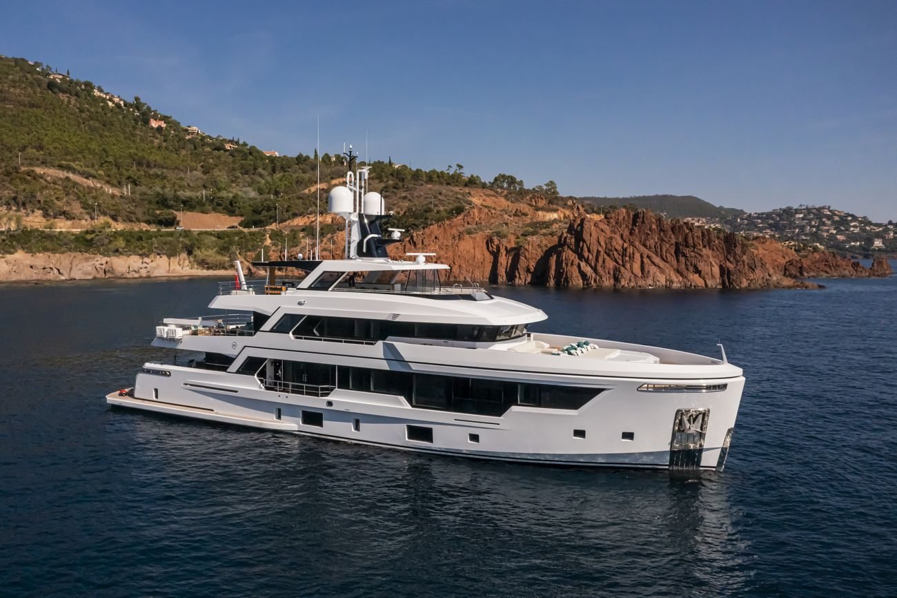 38m Rosetti Superyacht Charter Greece | 5 Cabins | 2021 | EM3805