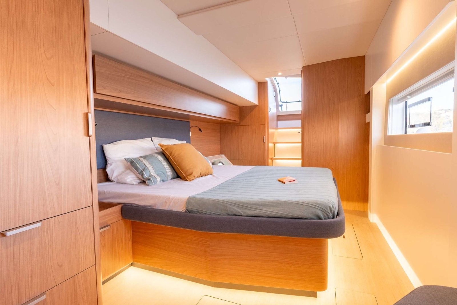 Bali 5.2 charter Ibiza catamaran double cabin