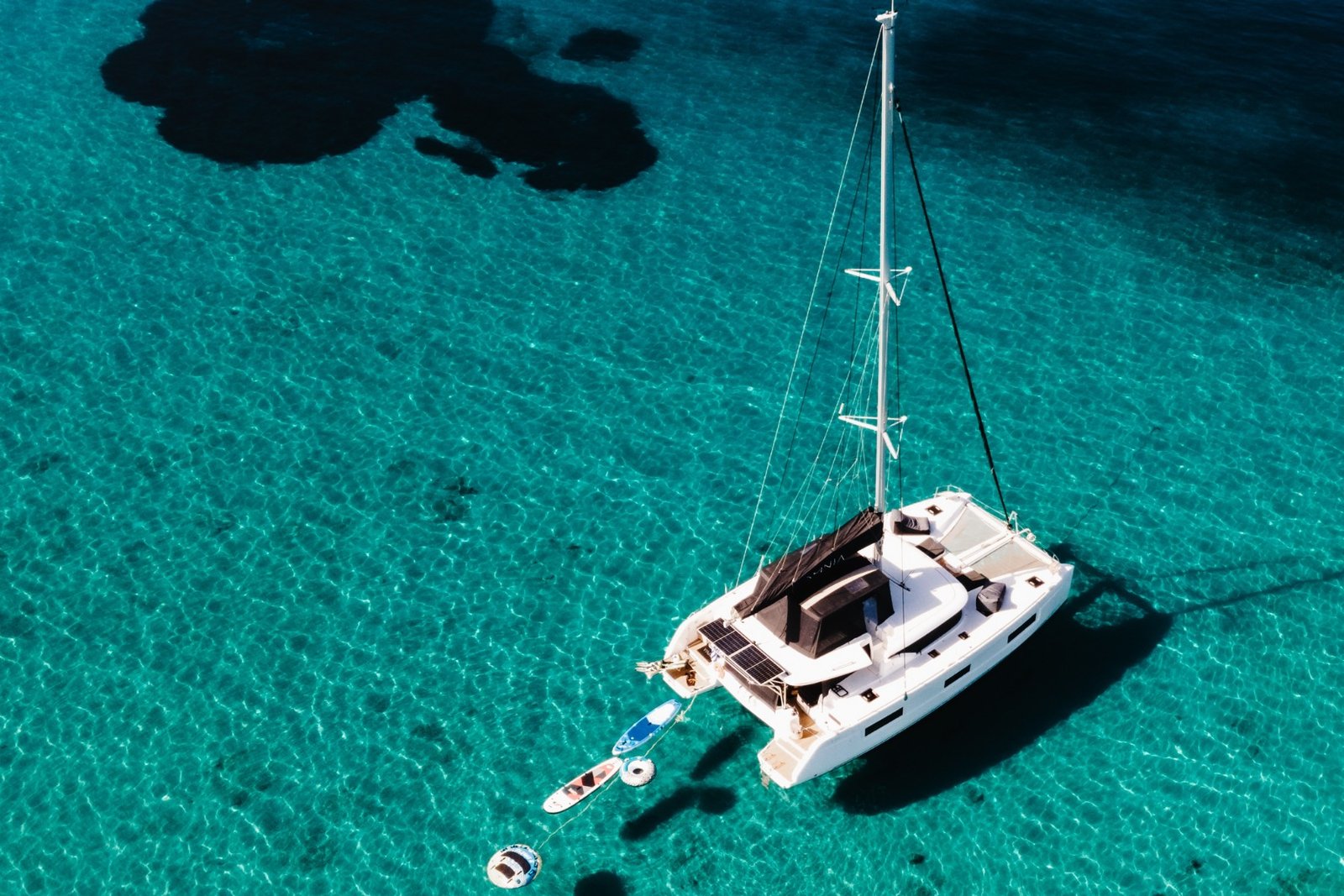 Lagoon 46 Katamaran Kiralama Yunanistan | 4 Kabinli Mürettebatlı Katamaran Atina Çıkışlı