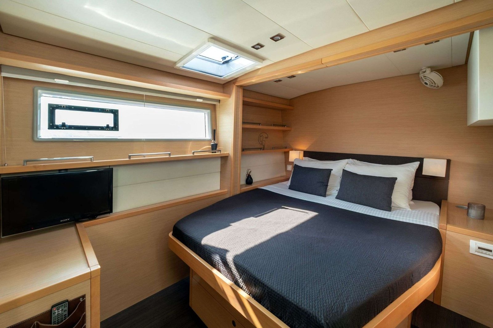 Lagoon 560 charter Athens catamaran guest cabin
