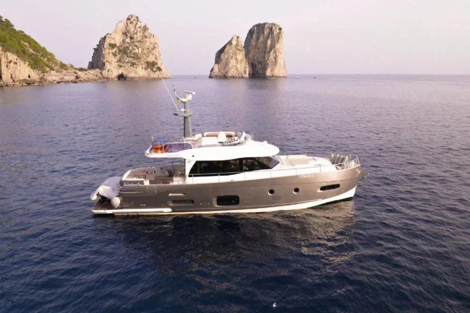 17m Azimut Magellano 53 Motor Yacht Charter Naples | 2017 | CI1603