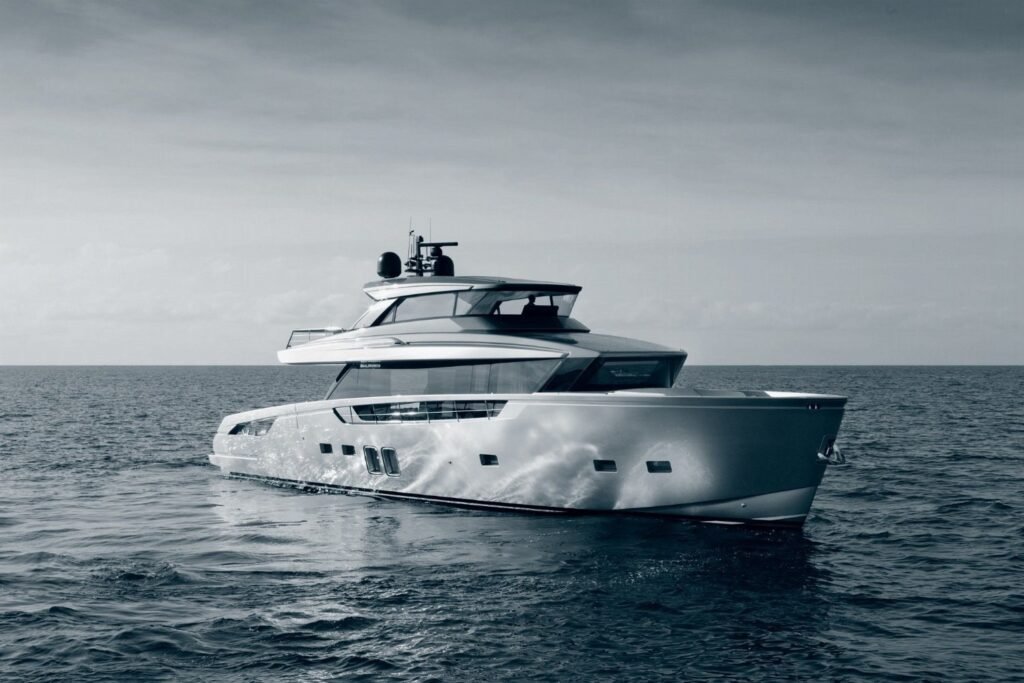 Sanlorenzo SX76 charter Ibiza – the crossover motor yacht at sea