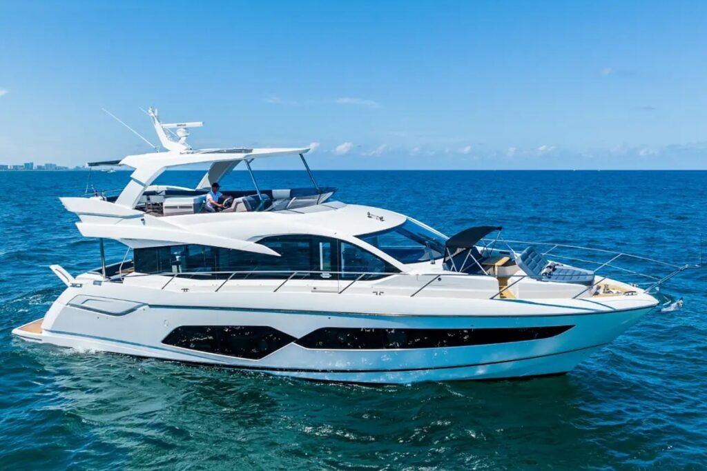 Sunseeker Manhattan 68 Kiralama İbiza – Mürettebatlı Flybridge Motoryat, Balear Adaları | 2026